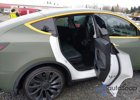 2021 Tesla Model Y Long Range Dual Motor All-Wheel Drive z USA, uszkodzony, nr VIN 5YJYGAEE5MF217169